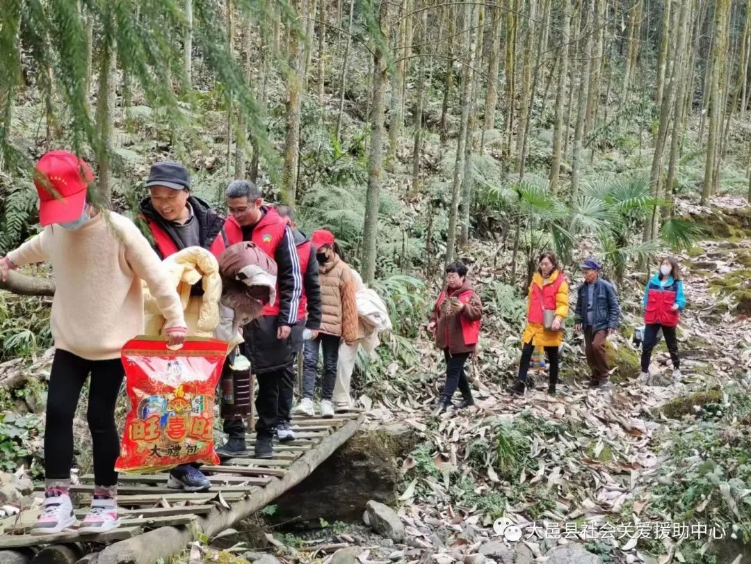 “邑”起行動|寒冬送溫暖·愛心伴成長暖冬慰問活動